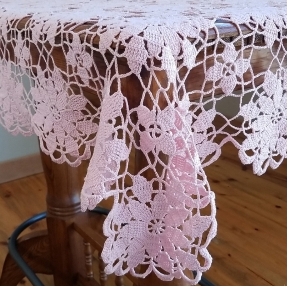 Vtg Crotchet Table Cloth Topper - Picture 4 of 7